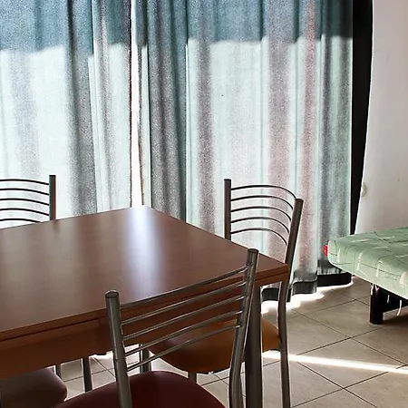 Sandra Apartment *